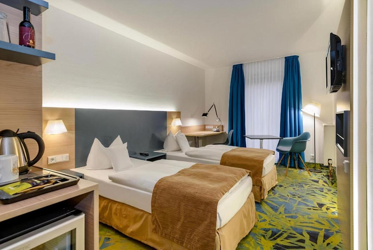 Plaza Hotel 4*