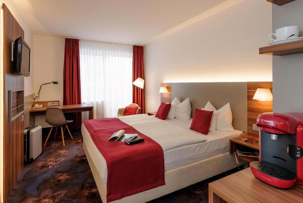 Plaza Hotel 4*