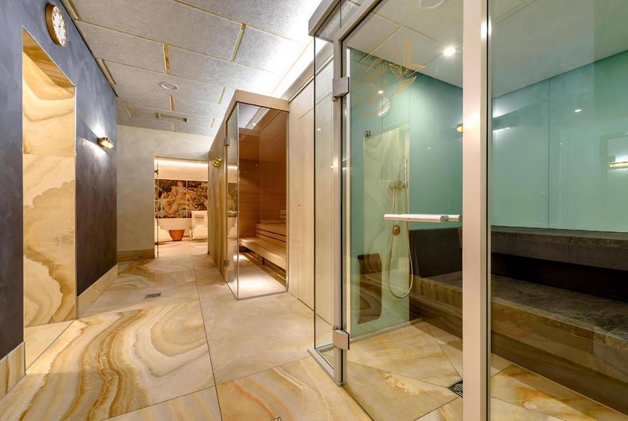 Hotel Plaza 4*
