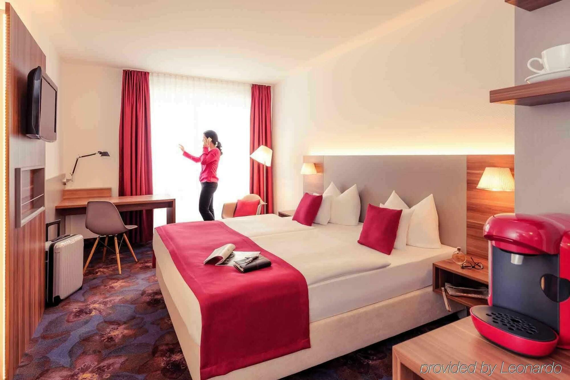 Plaza Hotel 4*